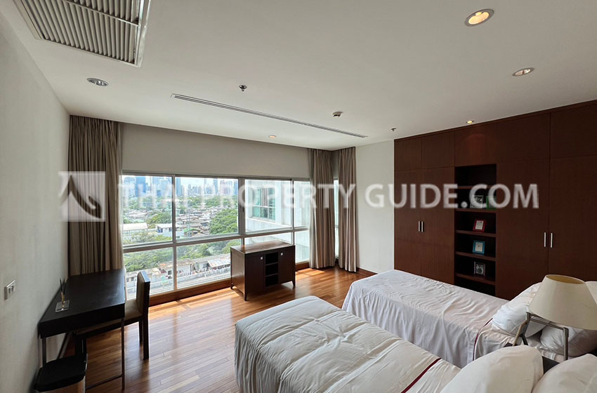 Apartment in Ploenchit 